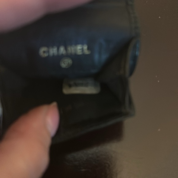 Chanel caviar leather key chain card holder GUC!! - Picture 3 of 8